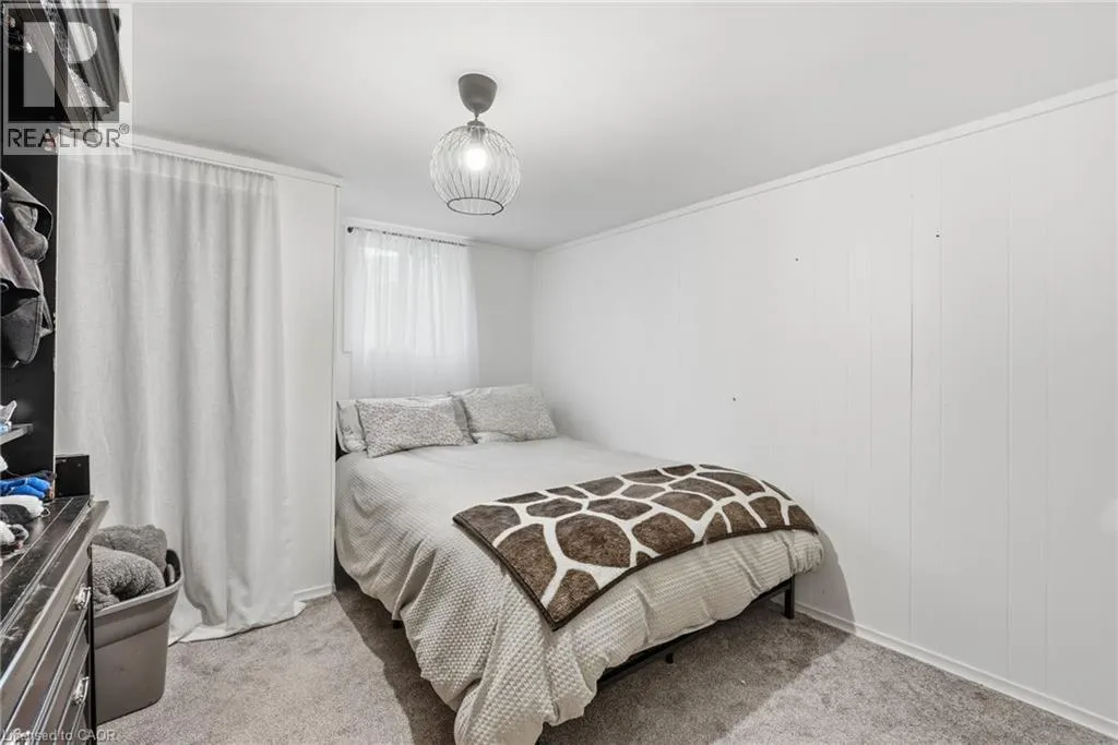 10 TAYLOR Crescent