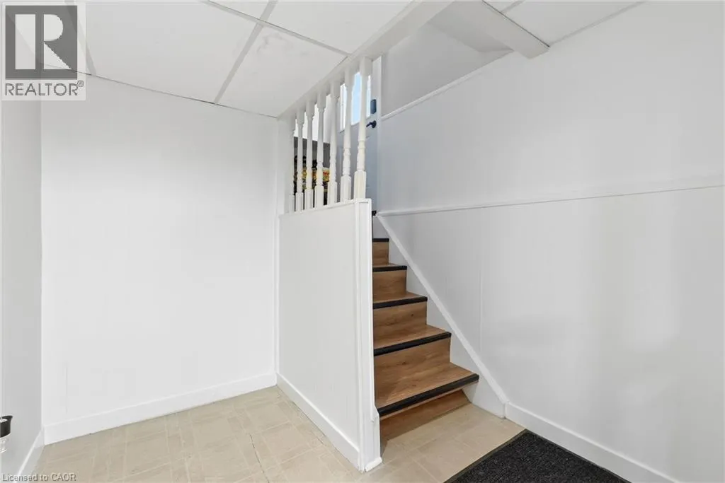 10 TAYLOR Crescent
