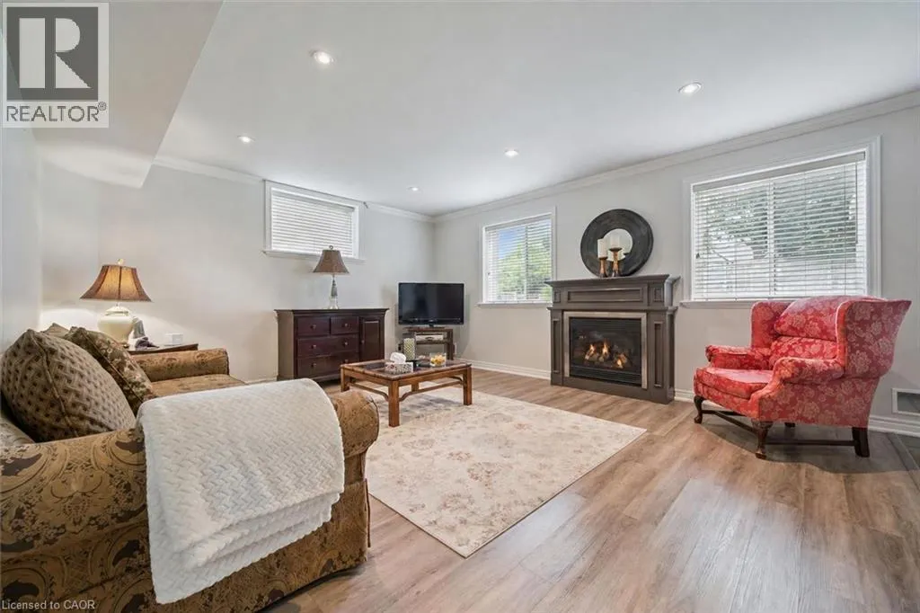 34 WHETSTONE Crescent