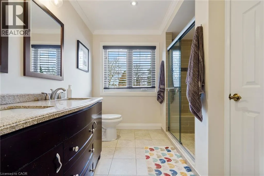 213 FELLOWES Crescent