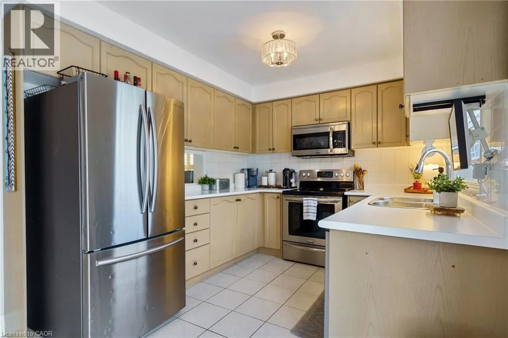 213 FELLOWES Crescent
