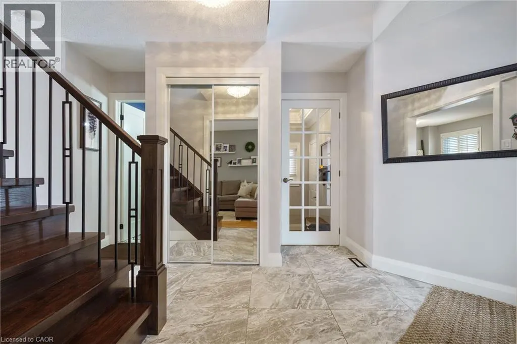 213 FELLOWES Crescent