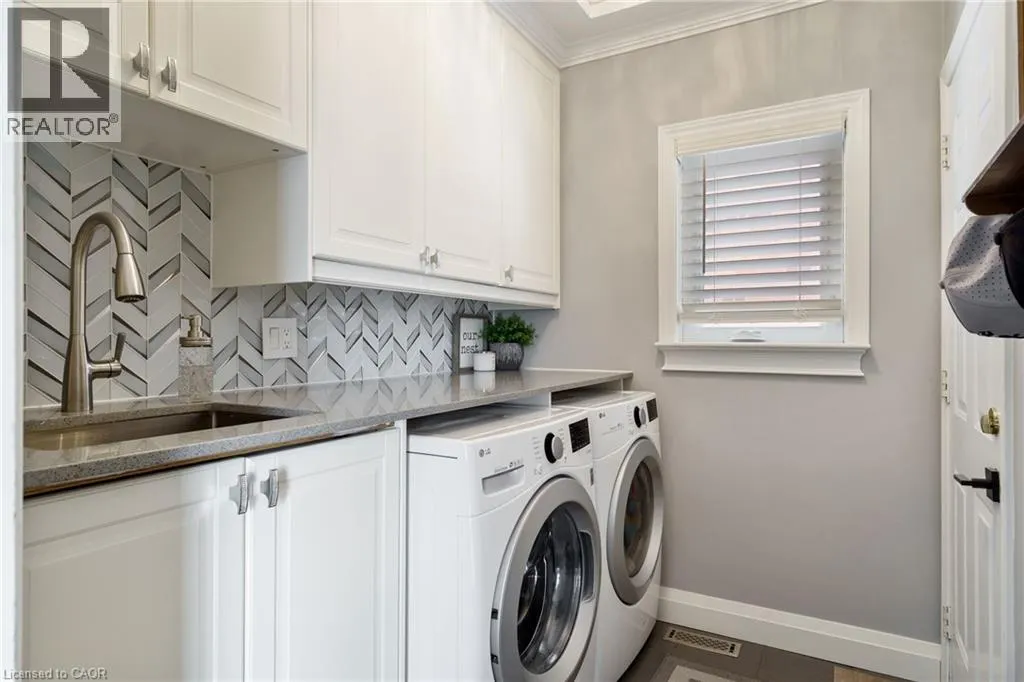213 FELLOWES Crescent