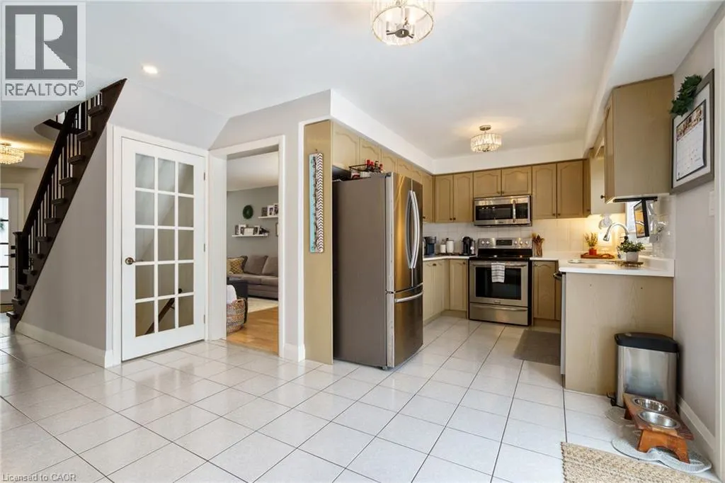 213 FELLOWES Crescent