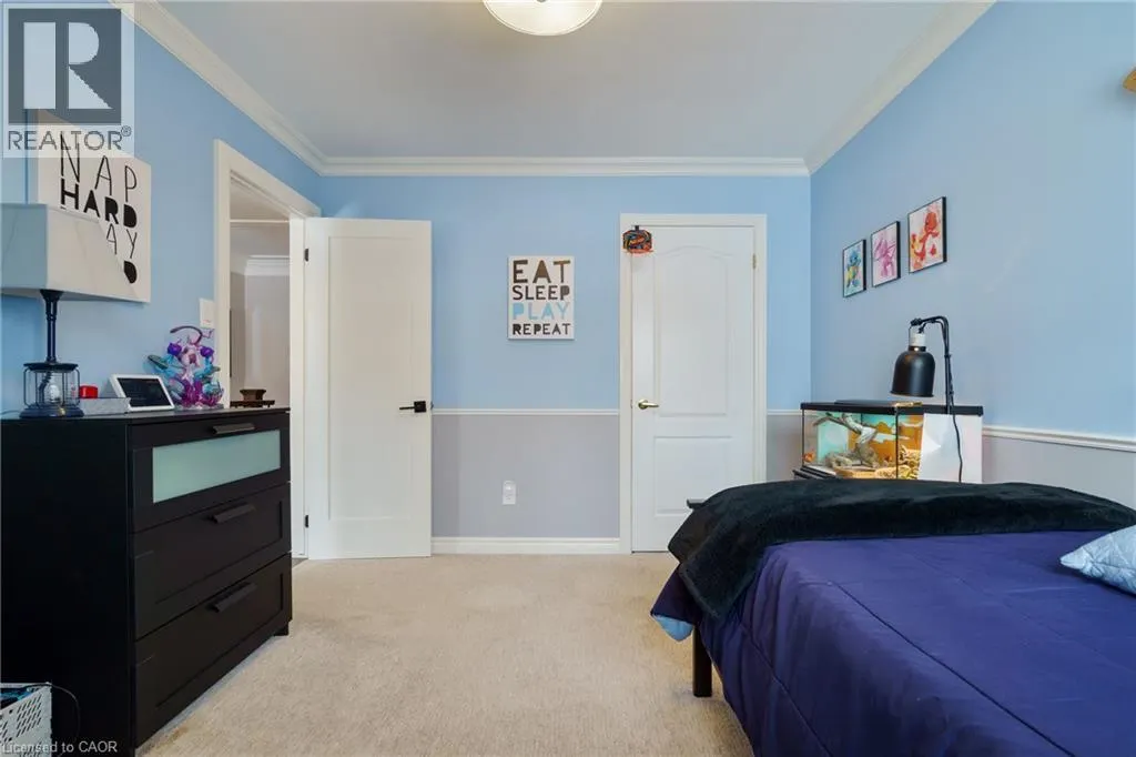 213 FELLOWES Crescent