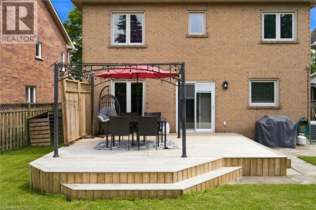 213 FELLOWES Crescent