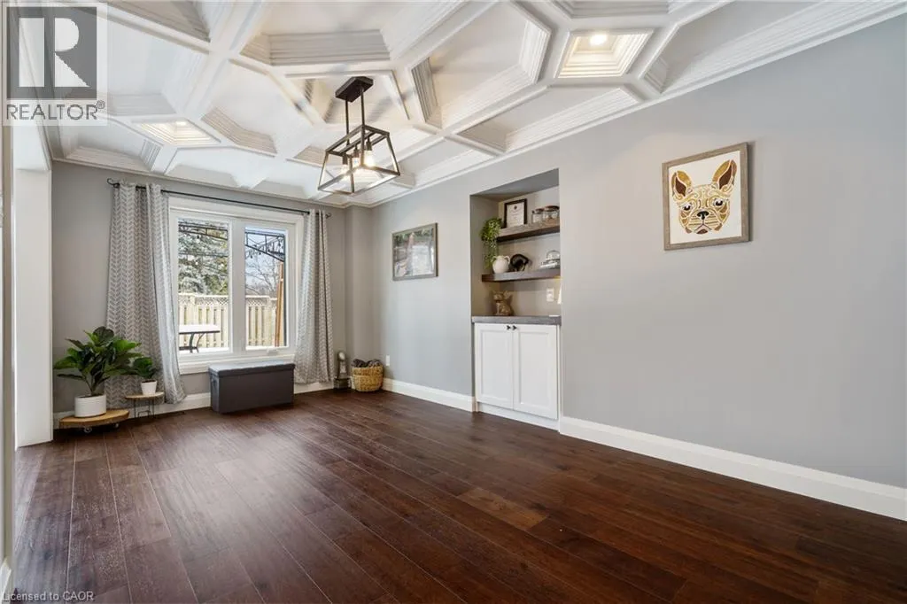 213 FELLOWES Crescent