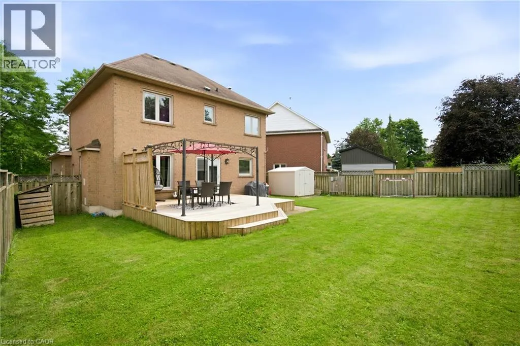213 FELLOWES Crescent