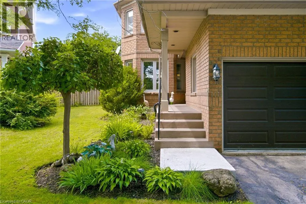 213 FELLOWES Crescent