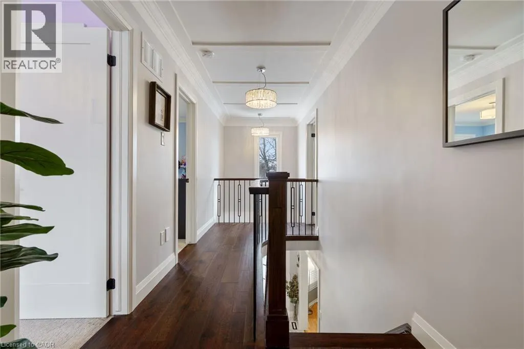213 FELLOWES Crescent