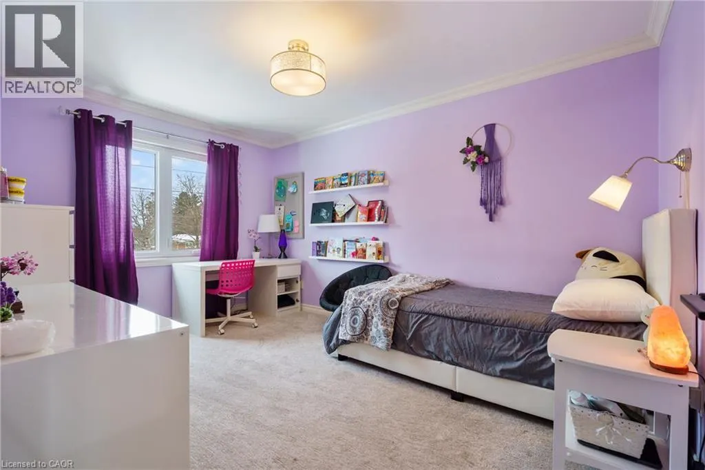 213 FELLOWES Crescent