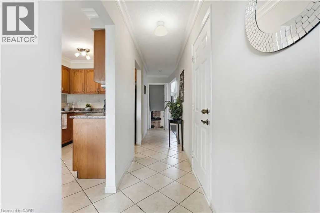 30 TWINOAKS Crescent