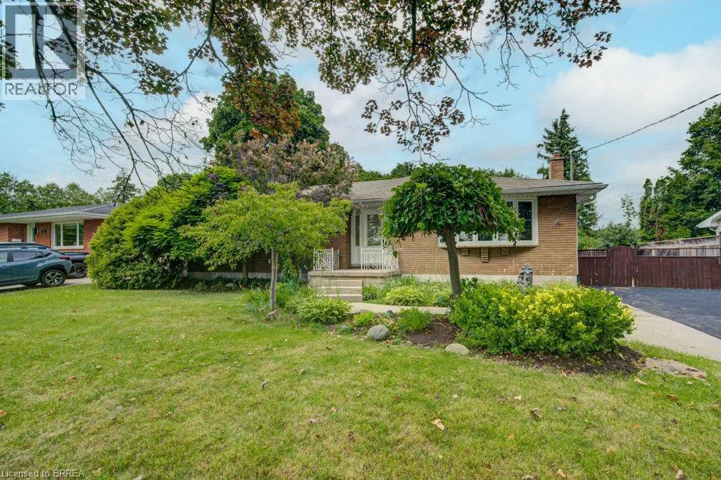 6 BAYLY Drive