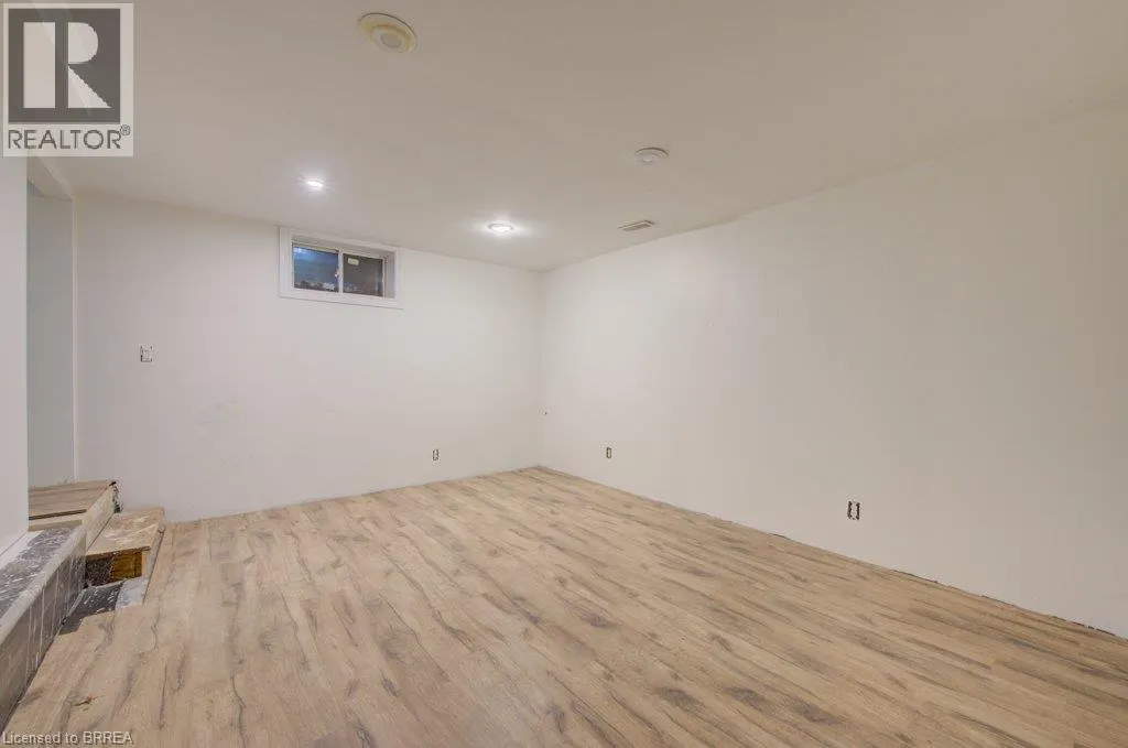 6 BAYLY Drive