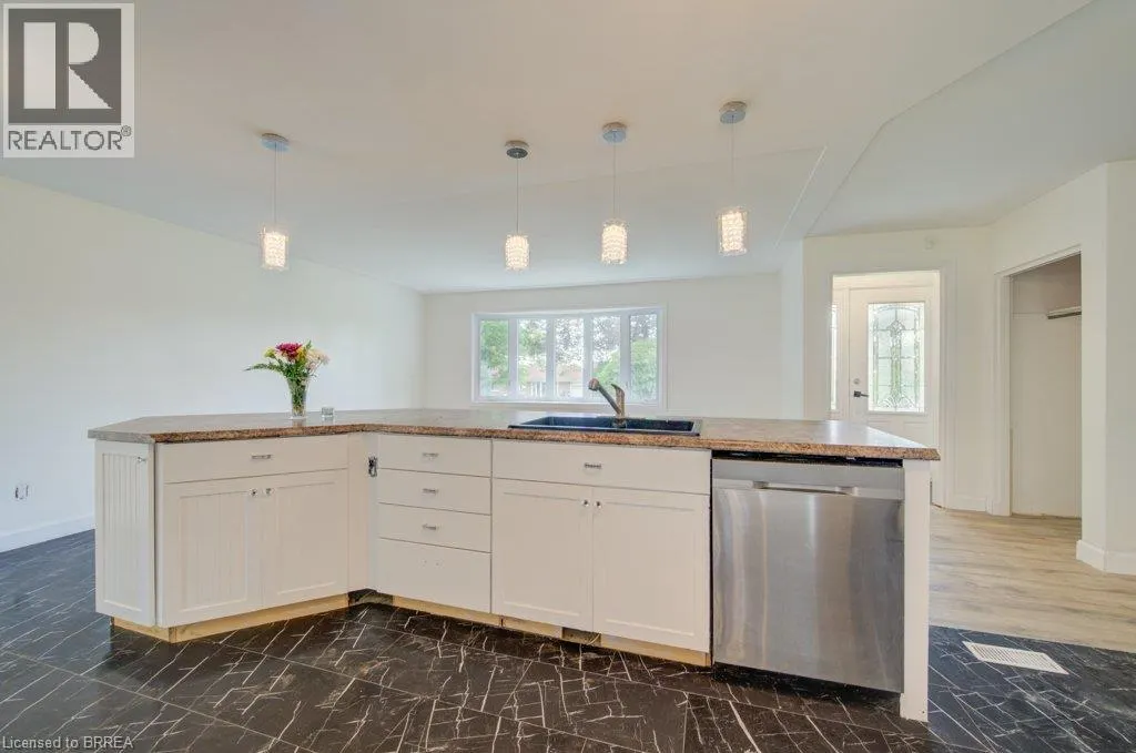 6 BAYLY Drive