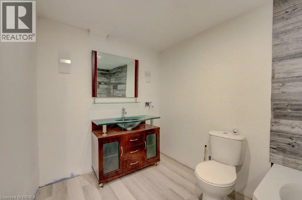 6 BAYLY Drive