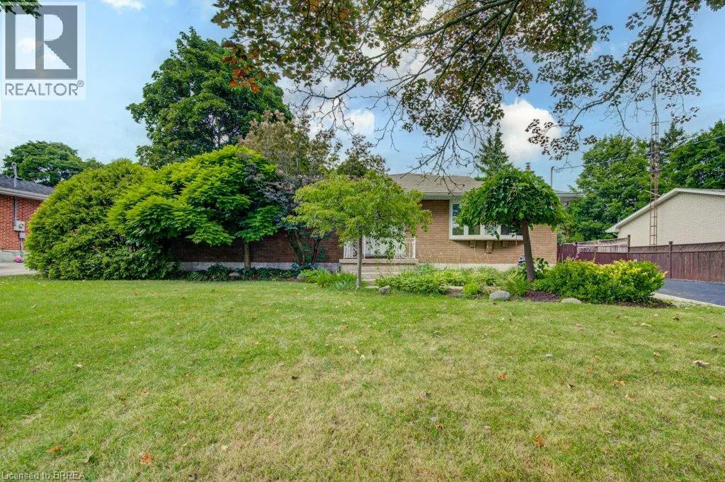 6 BAYLY Drive