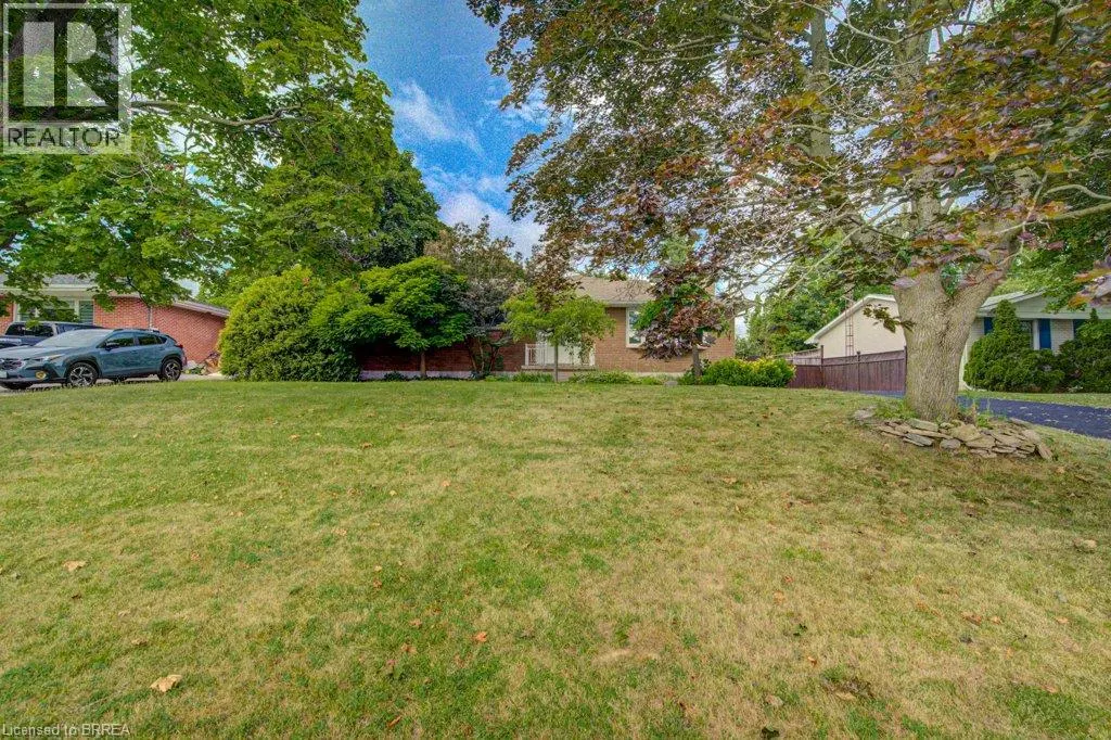 6 BAYLY Drive