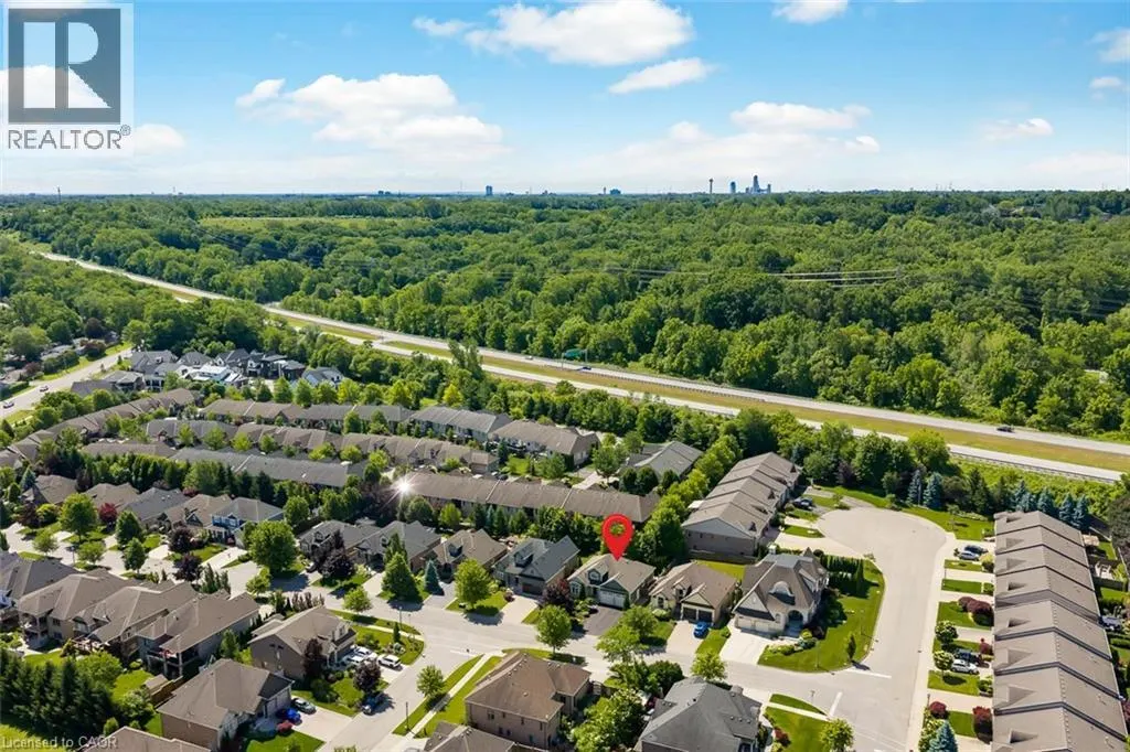 6 CREEKSIDE Drive