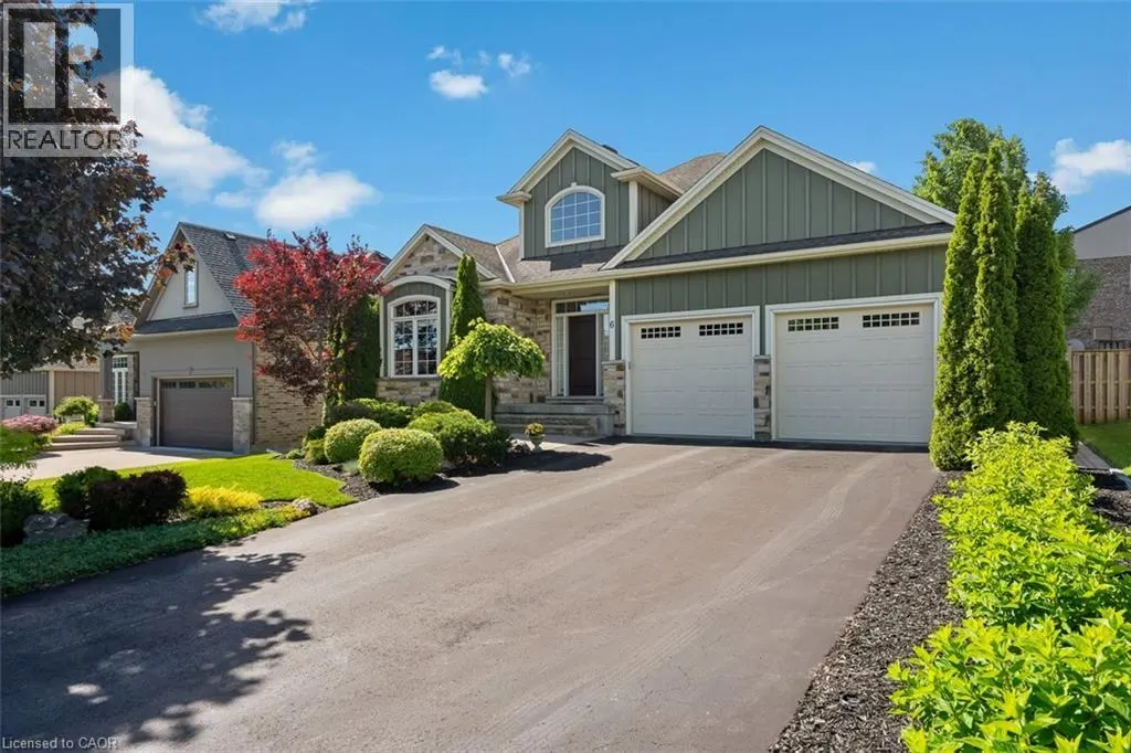 6 CREEKSIDE Drive