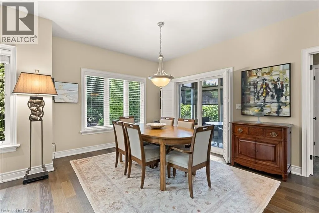 6 CREEKSIDE Drive