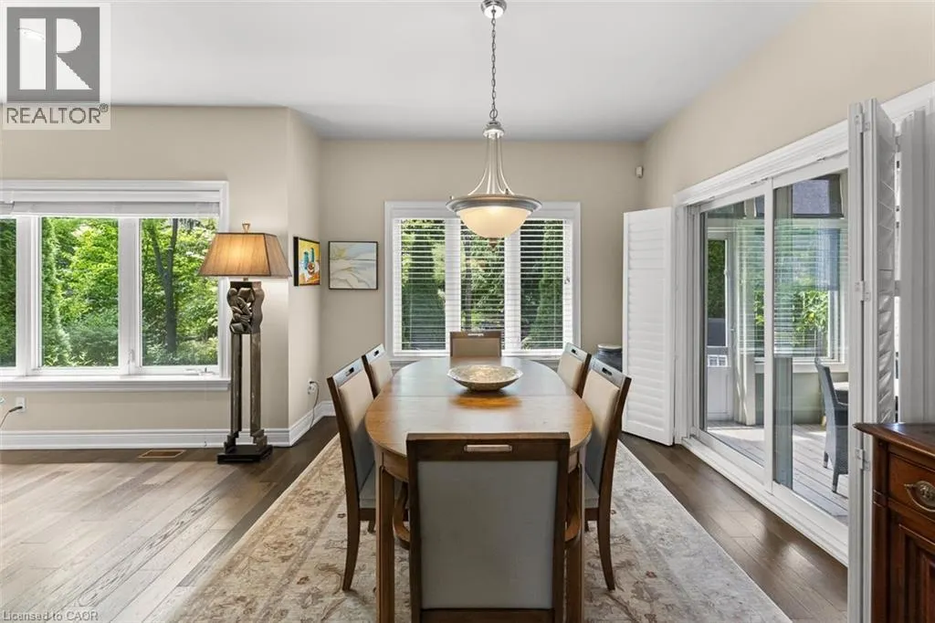 6 CREEKSIDE Drive
