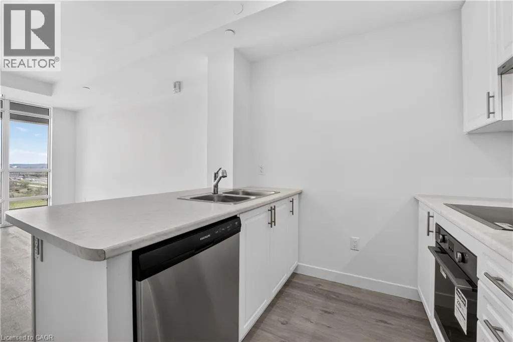 461 GREEN Road Unit# 809 #809
