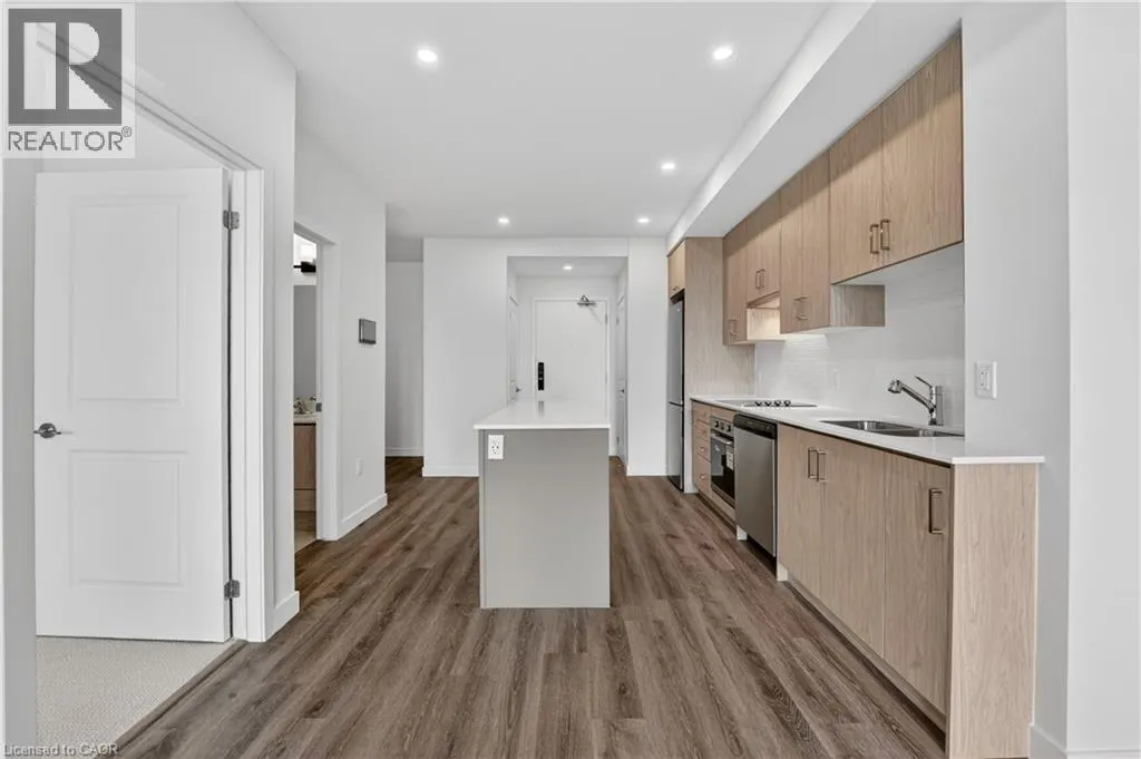 461 GREEN Road Unit# 304 #304