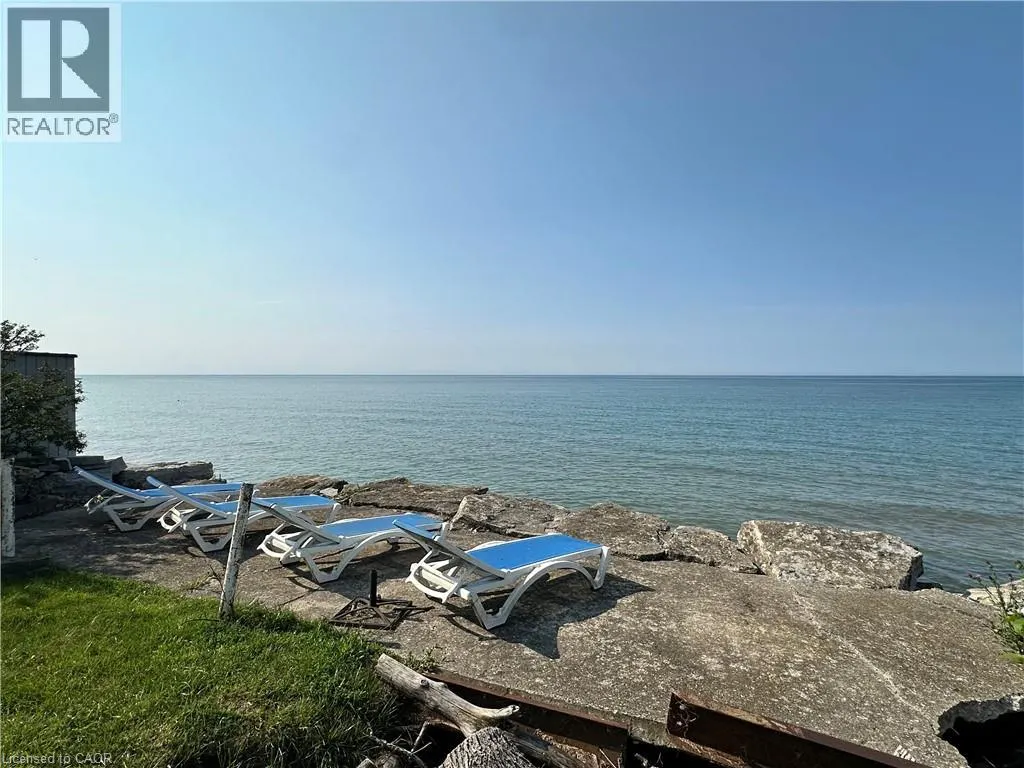 3176 LAKESHORE Road