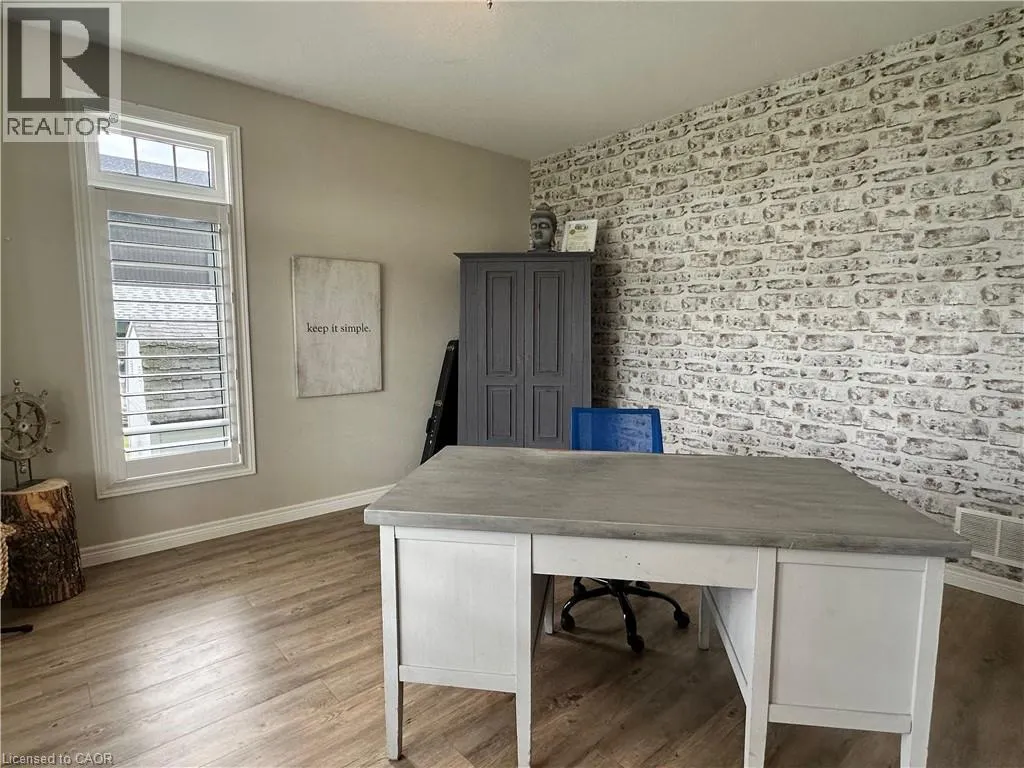 3176 LAKESHORE Road