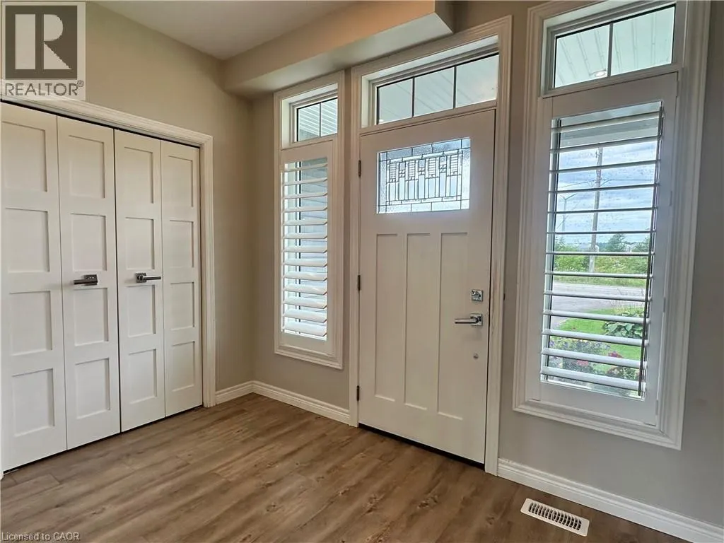 3176 LAKESHORE Road