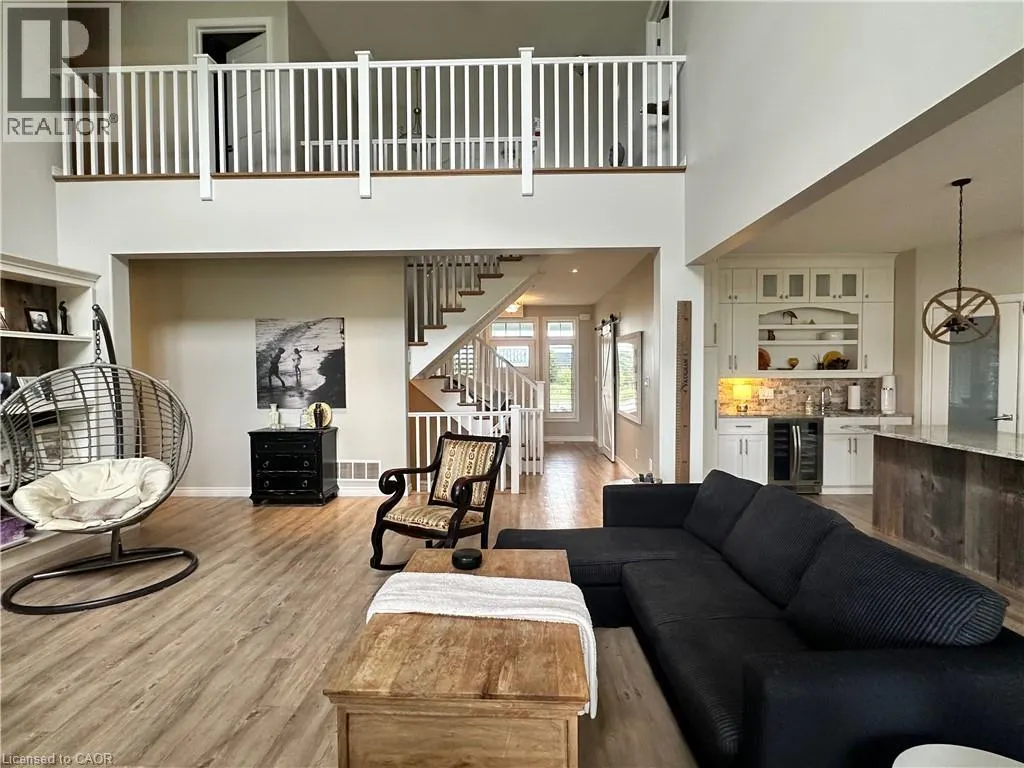 3176 LAKESHORE Road