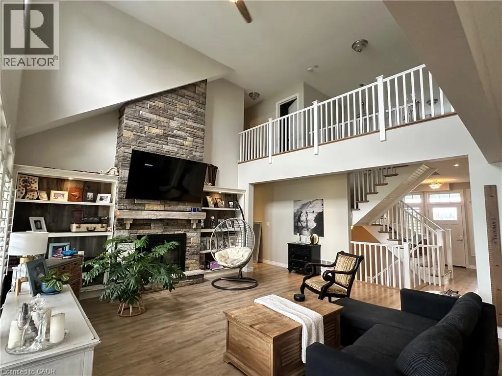 3176 LAKESHORE Road
