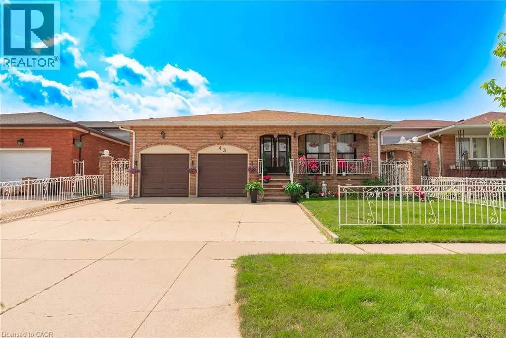 43 HENLEY Drive