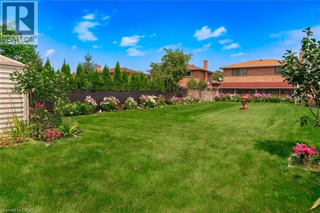 43 HENLEY Drive