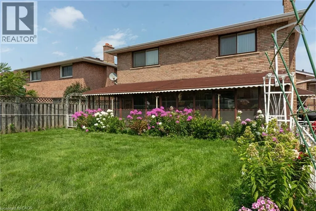 43 HENLEY Drive