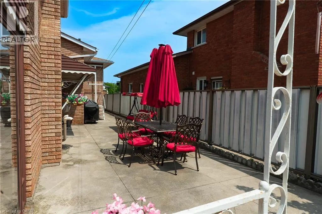 43 HENLEY Drive