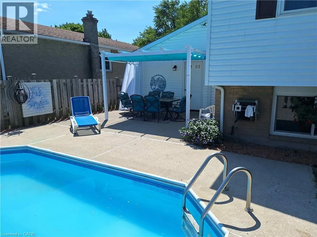 48 CRESTLYNN Crescent