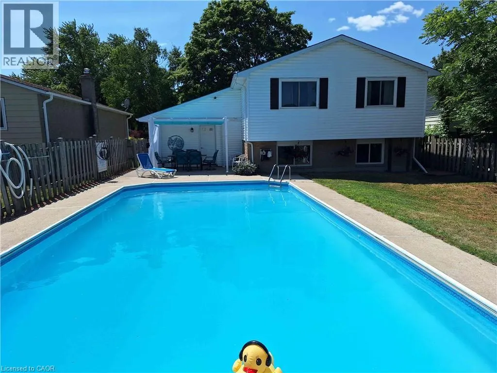 48 CRESTLYNN Crescent