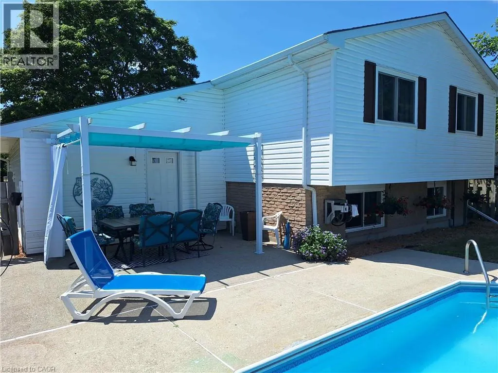 48 CRESTLYNN Crescent