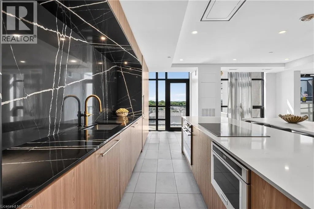 461 GREEN Road Unit# 718 #718