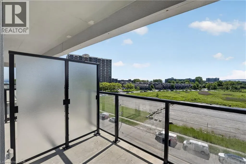 461 GREEN Road Unit# 606 #606