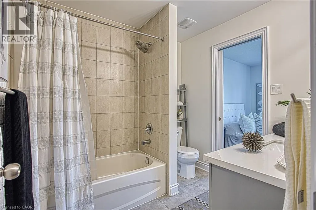 383 DUNDAS Street E Unit# 4 #4