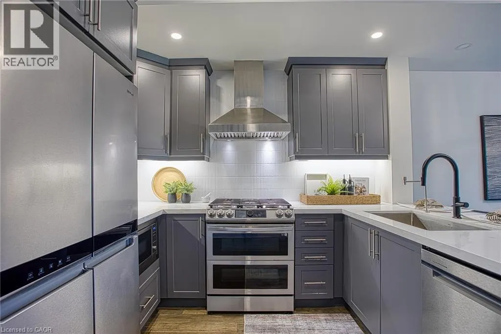 383 DUNDAS Street E Unit# 4 #4