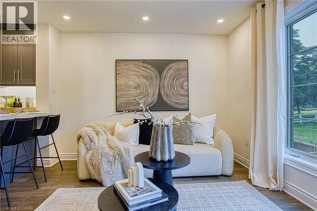 383 DUNDAS Street E Unit# 4 #4