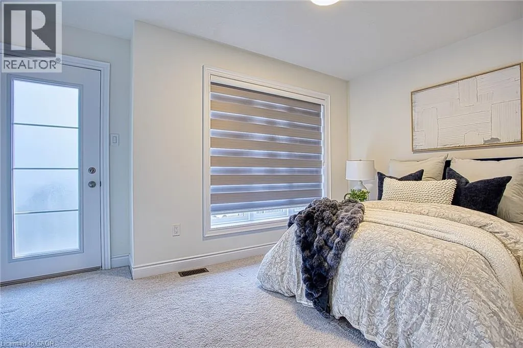 383 DUNDAS Street E Unit# 4 #4