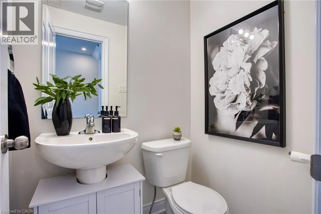 383 DUNDAS Street E Unit# 4 #4