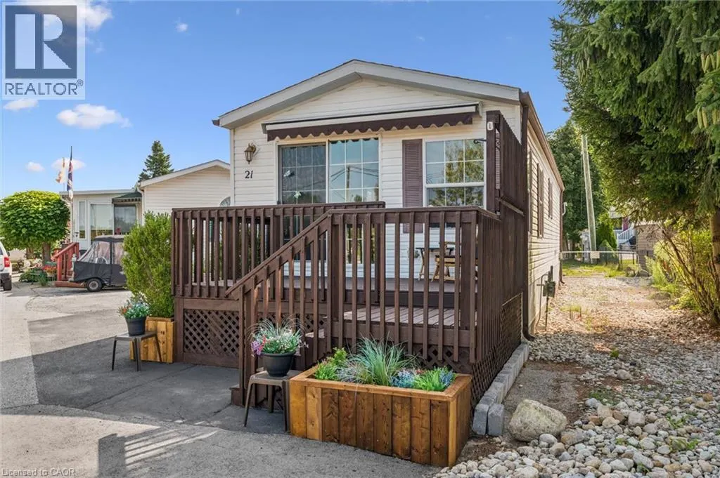 21 TRILLIUM BEACH Drive