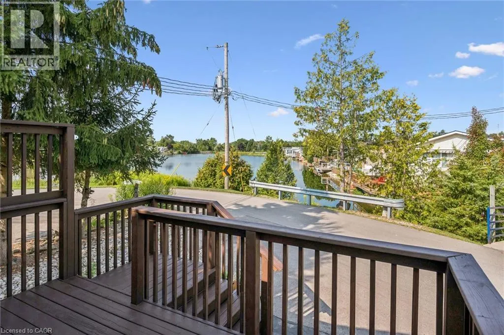 21 TRILLIUM BEACH Drive