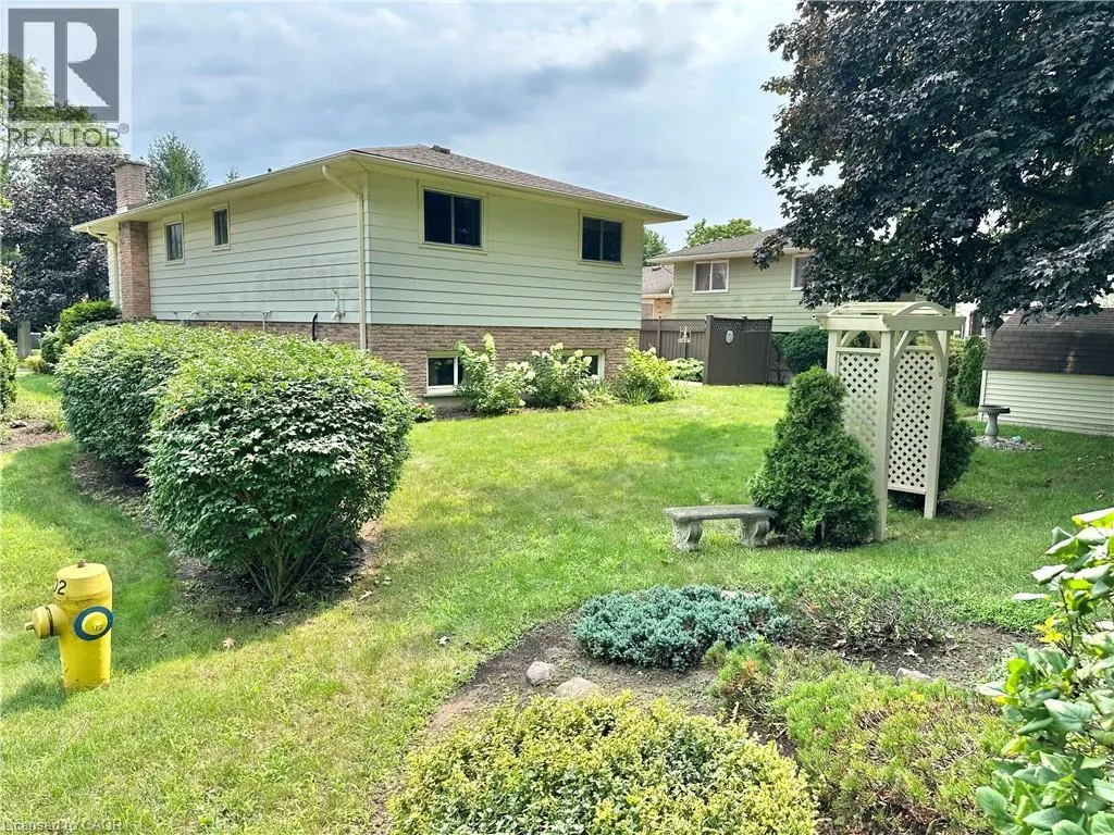 44 DOUGLAS Avenue